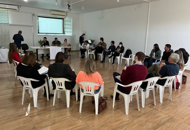 REUNIÃO COM REPRESENTANTES DO CISNOP, CISNORPI, CRESEMS, COSEMS, EZCO, 18ª E 19ª REGIONAIS DE SAÚDE, CENTRAL DE REGULAÇÃO DE LEITOS MACRORREGIONAL NORTE